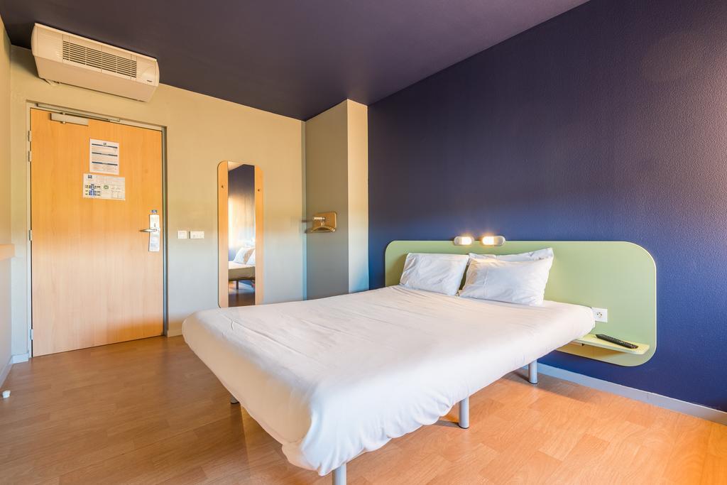 Ibis Budget Amberieu En Bugey/Chateau Gaillard A42 エクステリア 写真