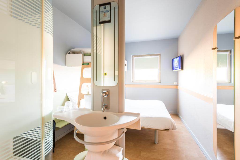 Ibis Budget Amberieu En Bugey/Chateau Gaillard A42 エクステリア 写真
