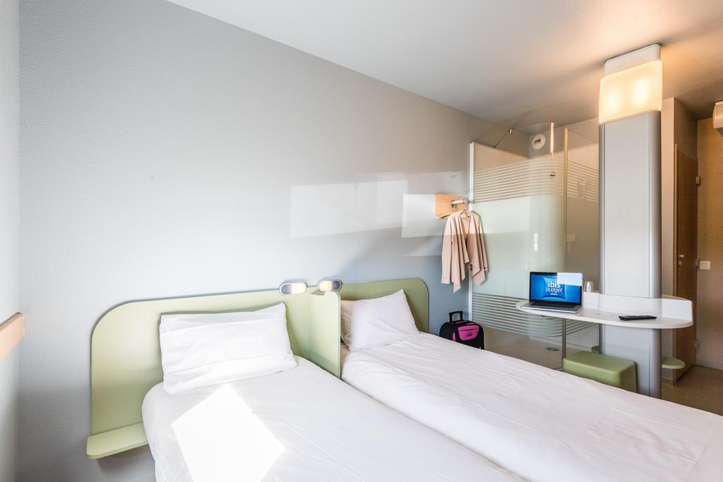 Ibis Budget Amberieu En Bugey/Chateau Gaillard A42 エクステリア 写真